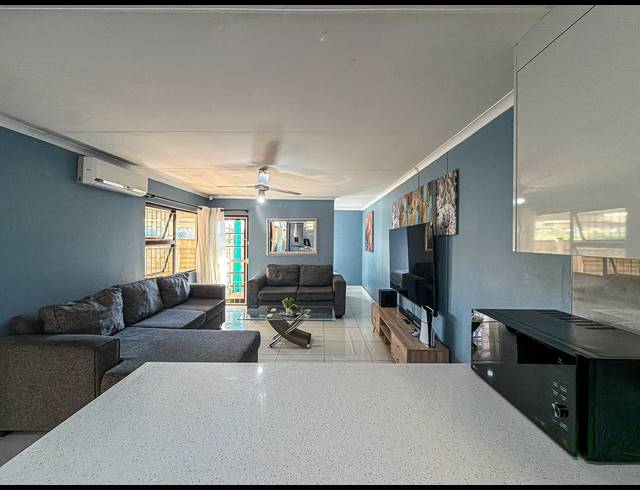 2 BEDROOM TOWNHOUSE FOR SALE IN AMANZIMTOTI